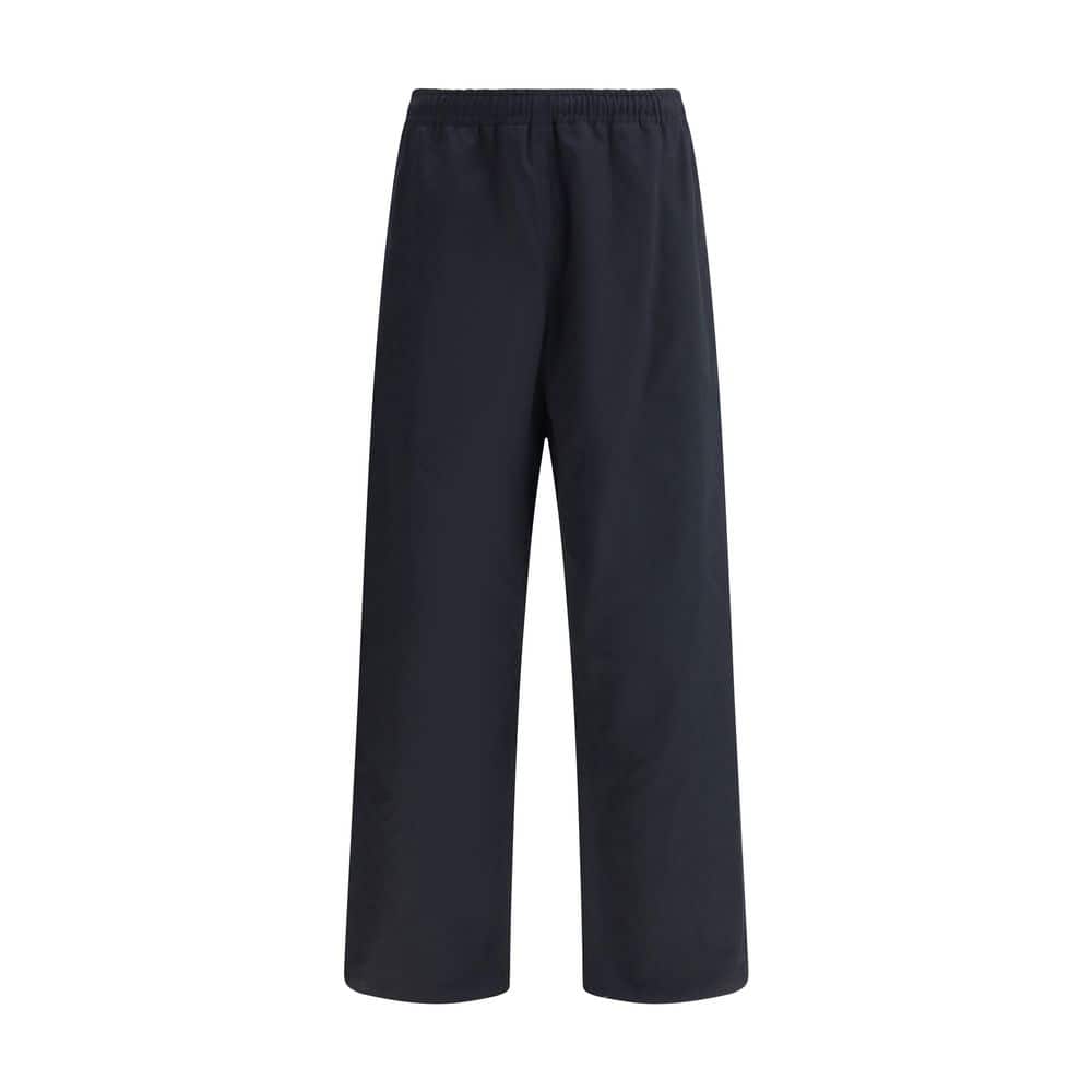 Black men's wide-leg casual pants with an elastic waistband, perfect for comfortable everyday wear or relaxed occasions. Made from high-quality fabric for durability and style.