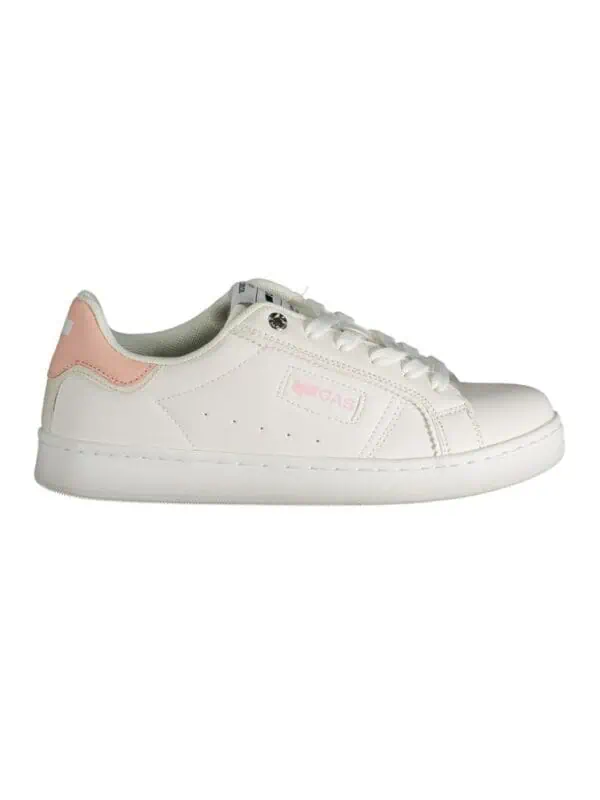 White casual sneakers with pink heel accents and lace-up closure, perfect for everyday fashion.