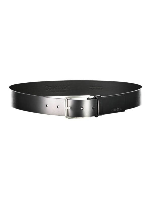 Black leather Calvin Klein belt with silver-tone buckle for men and women. Sleek, modern accessory ideal for casual and formal outfits. Durable and stylish, perfect for everyday wear.
