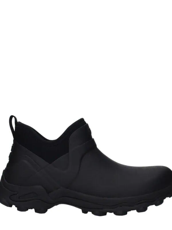 Black waterproof outdoor sneaker with slip-resistant sole and breathable upper for versatile, all-weather wear. Perfect for hiking, running, or casual outdoor activities.