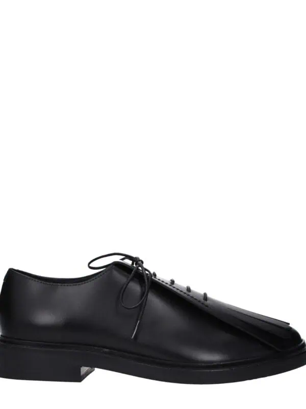 1. Sleek black leather men's formal oxford shoes with laces and a low heel, perfect for elegant occasions and professional settings.