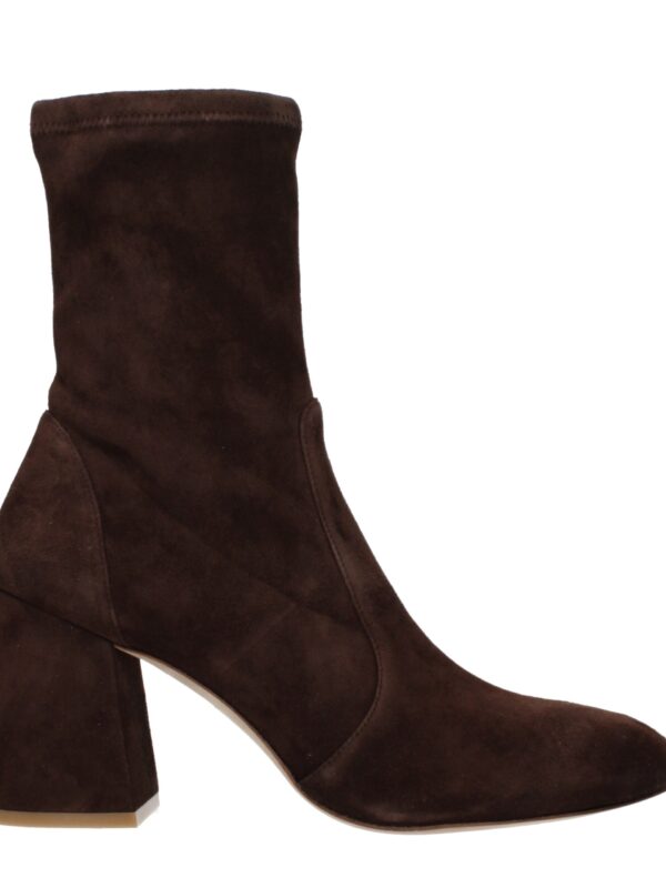 Luxurious dark brown suede ankle boot with a chunky heel, stylishly designed for elegance and comfort. Perfect for fall and winter with a chic, versatile look.