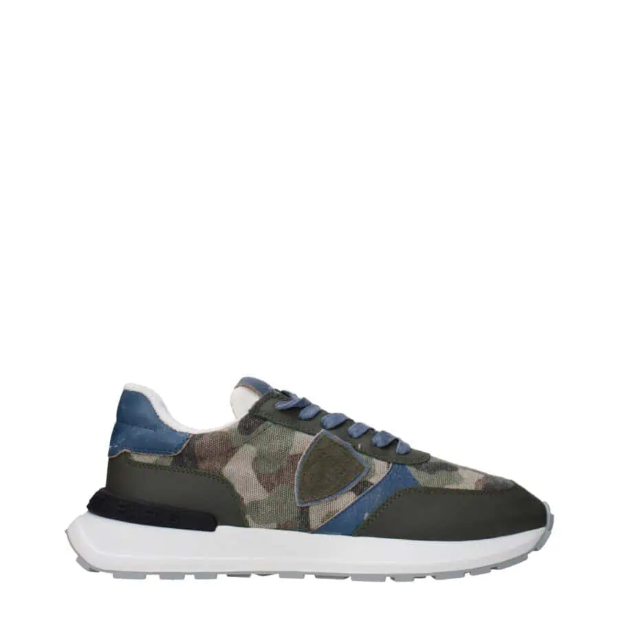 1. Men's camouflage and navy athletic sneakers with white sole, breathable fabric and stylish design for casual wear.
